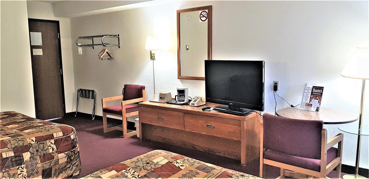 Amerivu Inn & Suites-Avon Екстер'єр фото