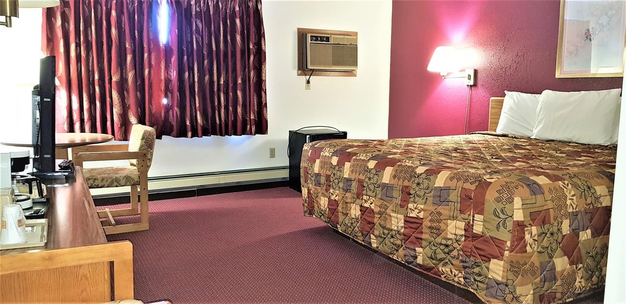 Amerivu Inn & Suites-Avon Екстер'єр фото