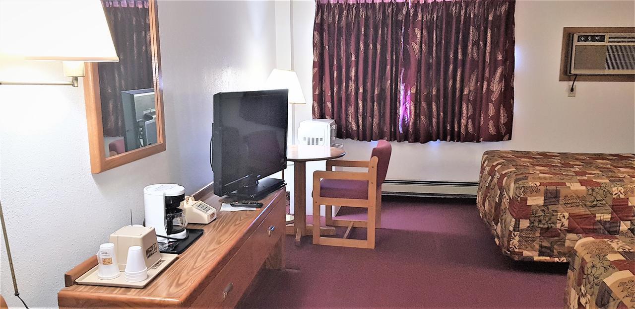 Amerivu Inn & Suites-Avon Екстер'єр фото