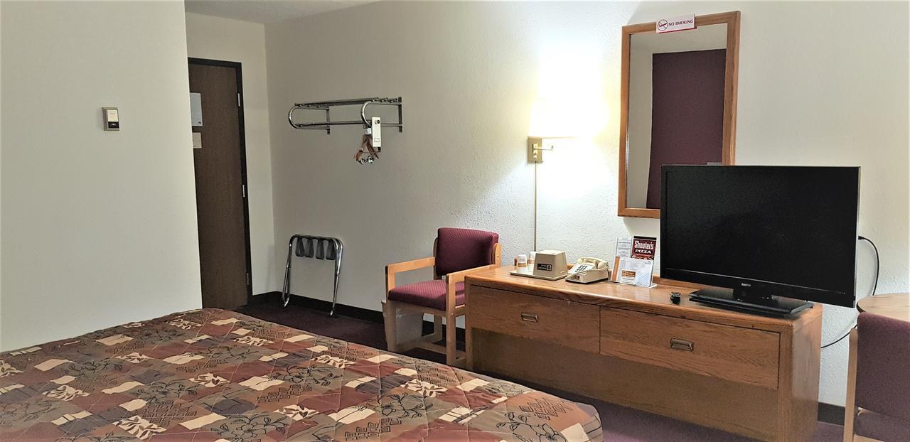 Amerivu Inn & Suites-Avon Екстер'єр фото