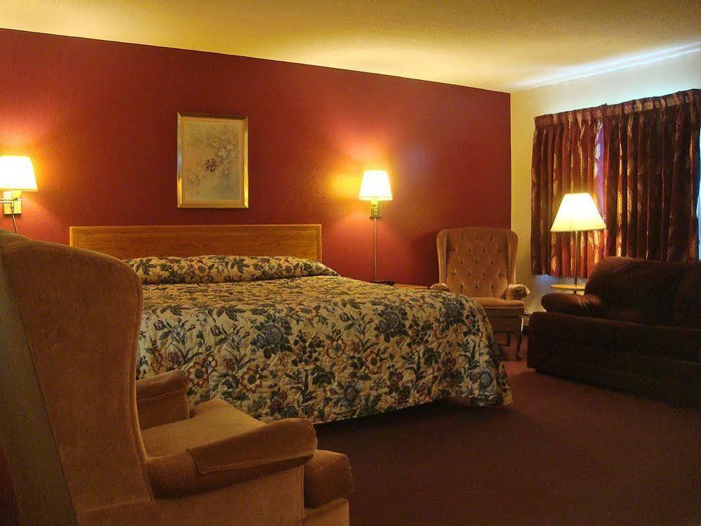 Amerivu Inn & Suites-Avon Екстер'єр фото